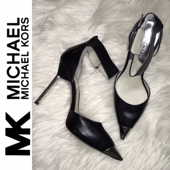 MICHAEL Michael Kors Shoes - MICHAEL MICHAEL KORS black pointed toe heels
